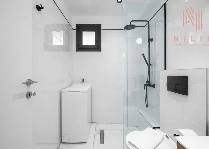 Manzzaro, Nilie Hospitality Mgmt Apartment