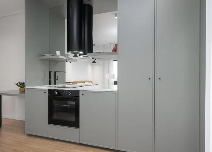 Manzzaro, Nilie Hospitality Mgmt Apartment *