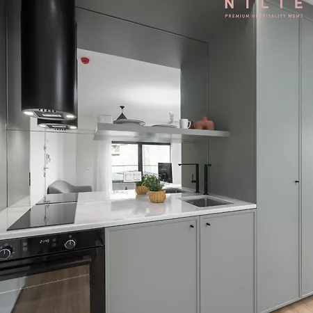 Manzzaro, Nilie Hospitality Mgmt 아파트