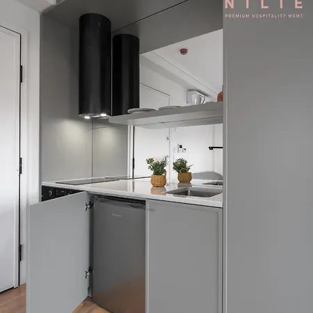 Manzzaro, Nilie Hospitality Mgmt *